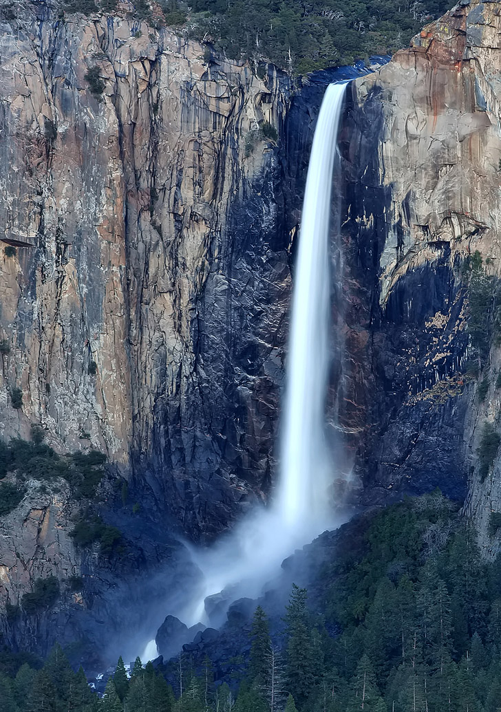 Bridalveil Fall + 15 Breathtaking Things to Do in Yosemite National Park.