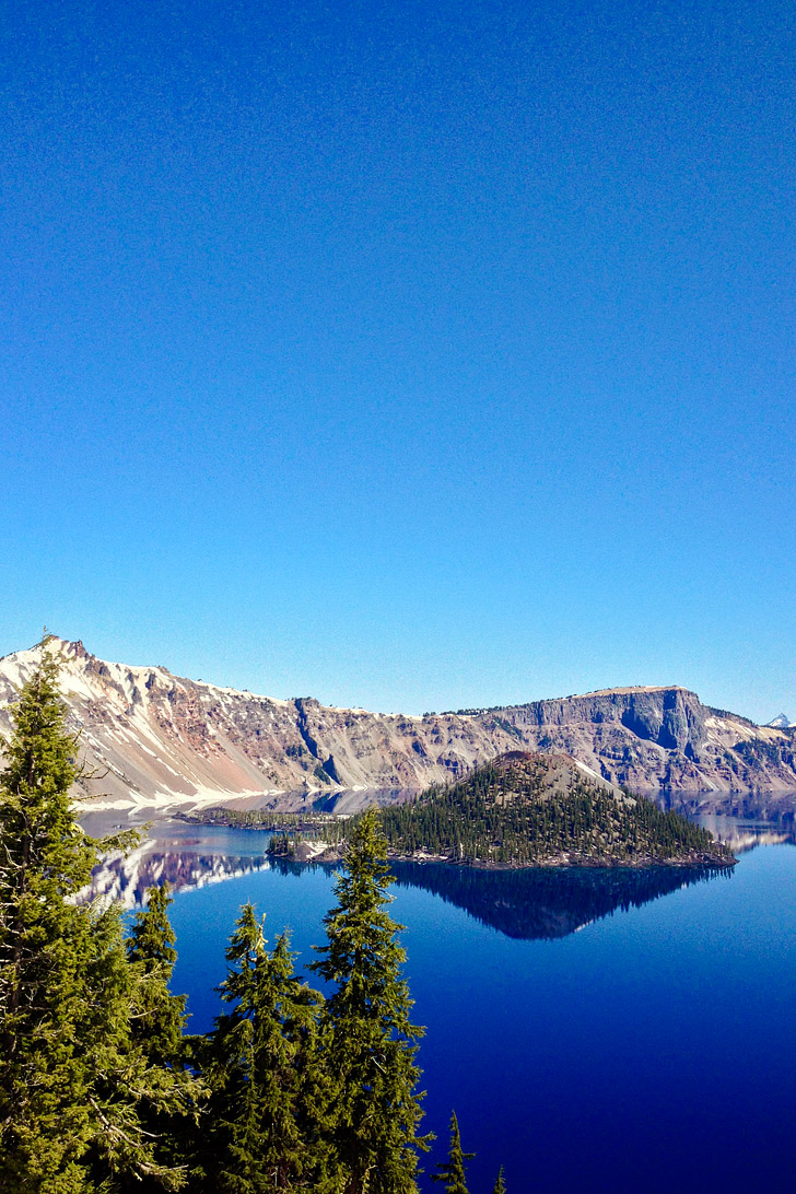 Best Things to Do in Crater Lake Oregon // localadventurer.com