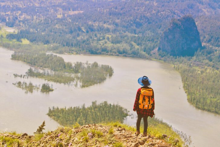 21 Amazing Hikes in the Columbia River Gorge - Best hikes Near Portland Oregon // Eearth Travel #localadventurer #traveloregon #oregon #pnw #hiking