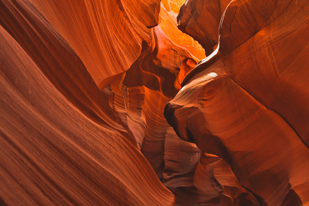 Your Complete Guide to the Antelope Canyon Hike and Slot Canyon Tours - Lower vs Upper Antelope Canyon Tours, Permits, Reservations, Photography Tips, and More // Eearth Travel #page #az #arizona #outdoors #hiking #canyon #slotcanyon #antelopecanyon #usa #travel