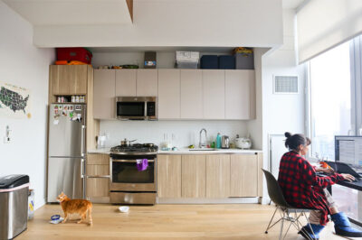 First Look of Our Studio Apartment in NYC // Eearth Travel