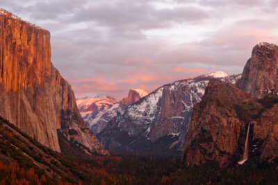 Tunnel View, Yosemite National Park, California + Your Ultimate USA Bucket List // Eearth Travel #usa #yosemite