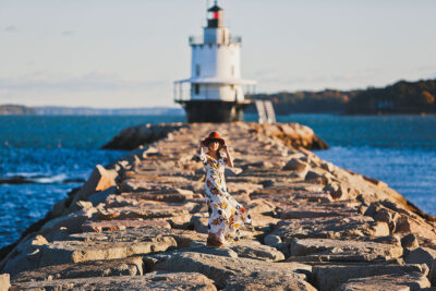 Spring Point Lighthouse + 5 Beautiful Lighthouses in Portland Maine You Can't Miss - Travelling Dresses // Eearth Travel